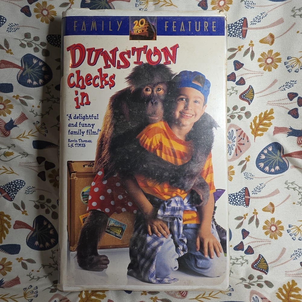 20th Century Fox Dunston Checks In VHS Kids Family Comedy 1996 Clamshell 8962